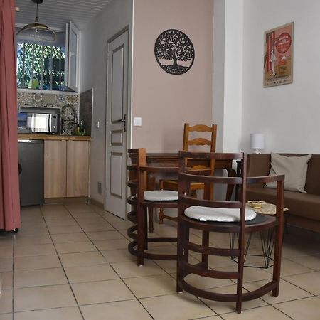 Apartamento Escapade Paisible, Saint-Eugene Marsella Exterior foto