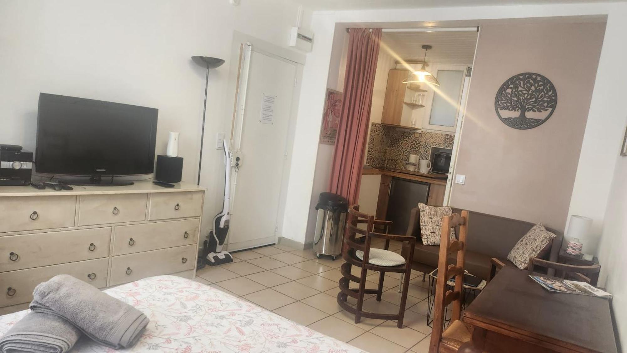 Apartamento Escapade Paisible, Saint-Eugene Marsella Exterior foto